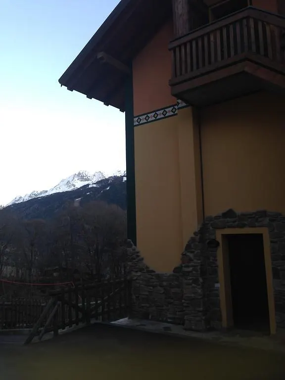 Appartamento Adamello Ski Appartament Vione 0*,  Italia