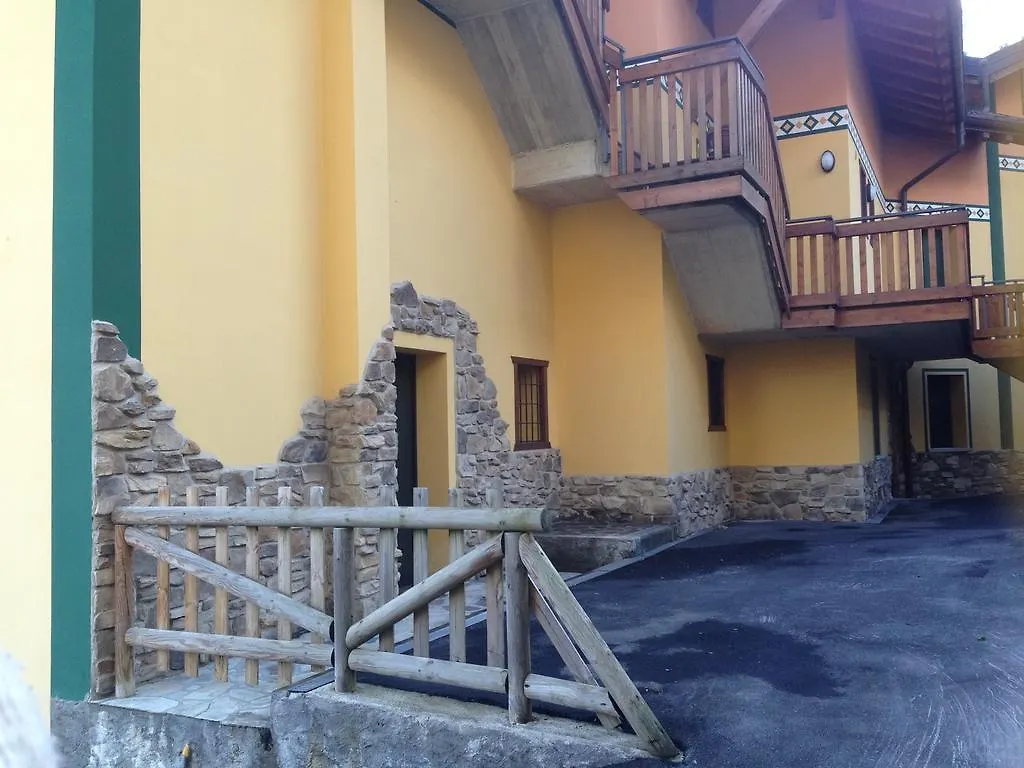شقة Adamello Ski Appartament Vione 0*,